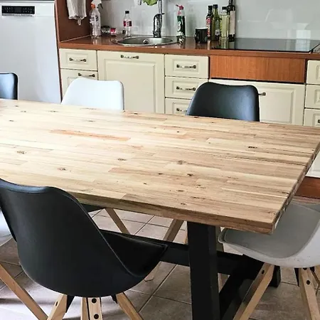 Tilava Ja Tunnelmallinen 26m2 Huone Max Kuudelle Hengelle Homestay Kerava