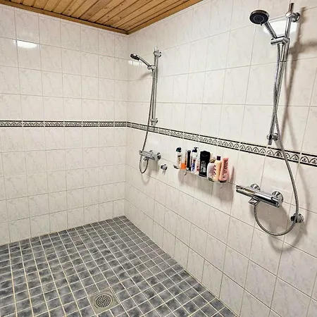 Privatunterkunft Tilava Ja Tunnelmallinen 26m2 Huone Max Kuudelle Hengelle Kerava
