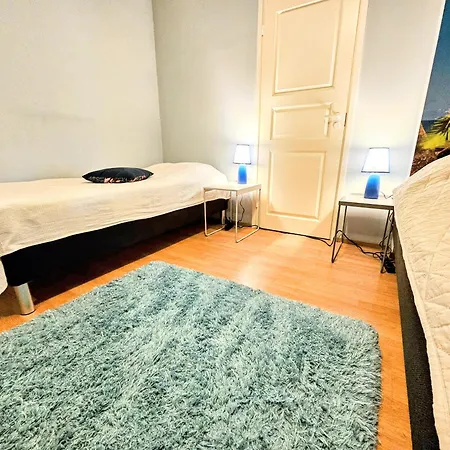 Tilava Ja Tunnelmallinen 26m2 Huone Max Kuudelle Hengelle Homestay Kerava