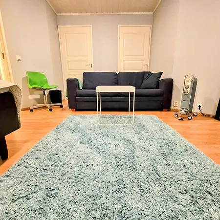 Homestay Tilava Ja Tunnelmallinen 26m2 Huone Max Kuudelle Hengelle *