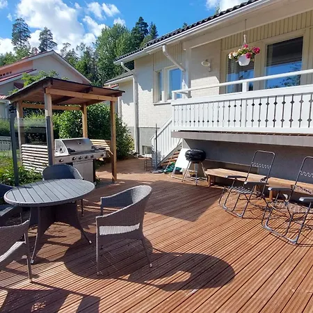 Tilava Ja Tunnelmallinen 26m2 Huone Max Kuudelle Hengelle Homestay