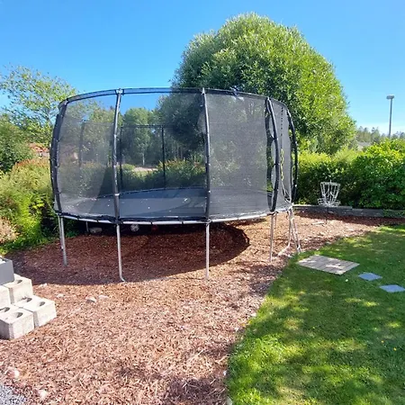 Tilava Ja Tunnelmallinen 26m2 Huone Max Kuudelle Hengelle Homestay